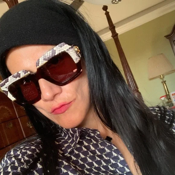 Gucci oversized square sunglasses!